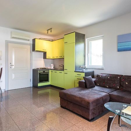 Holiday Home Ore Malinska Buitenkant foto