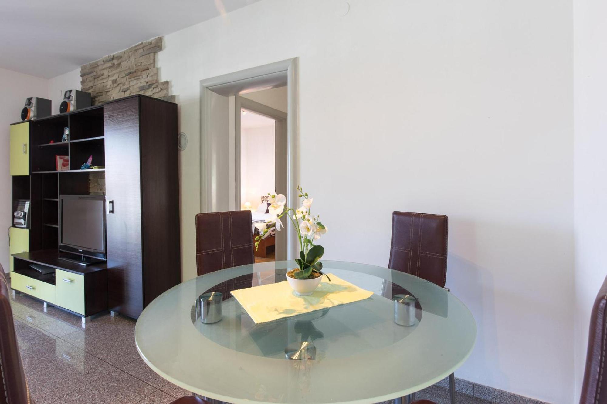 Holiday Home Ore Malinska Buitenkant foto
