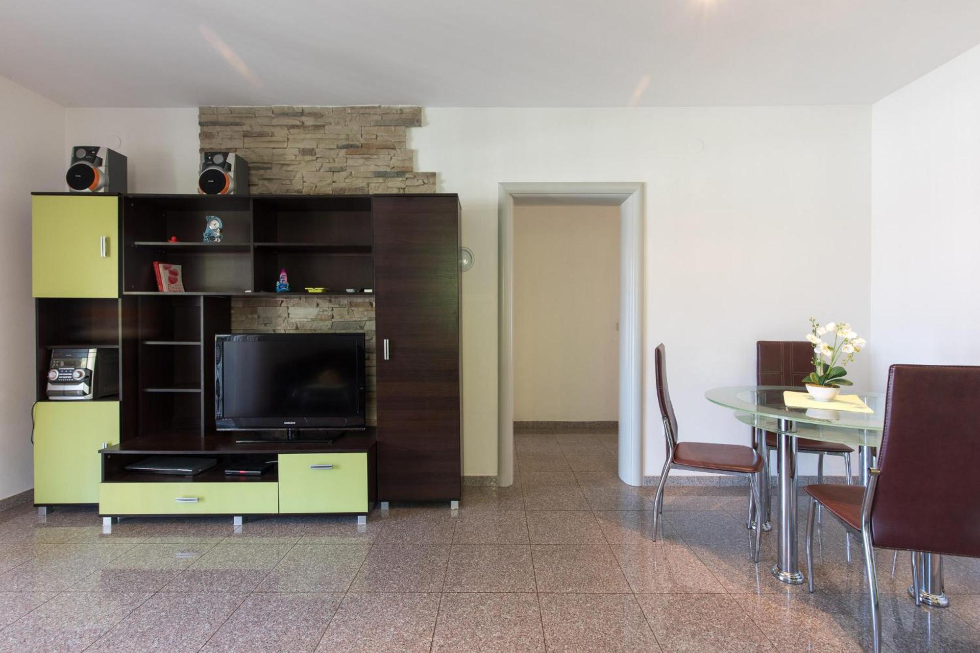Holiday Home Ore Malinska Buitenkant foto