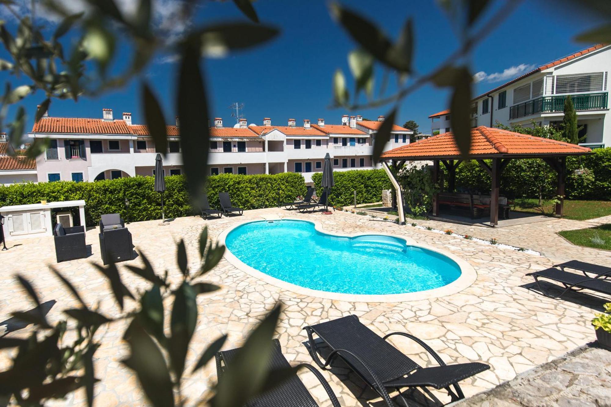 Holiday Home Ore Malinska Buitenkant foto